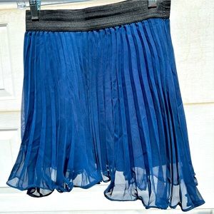 Floaty royal blue sheer accordion ballet skater mini skirt 💙🩰🖤🦚